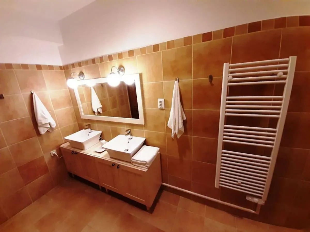 2 Bedroom Apartment Near Heroes Square Будапешт